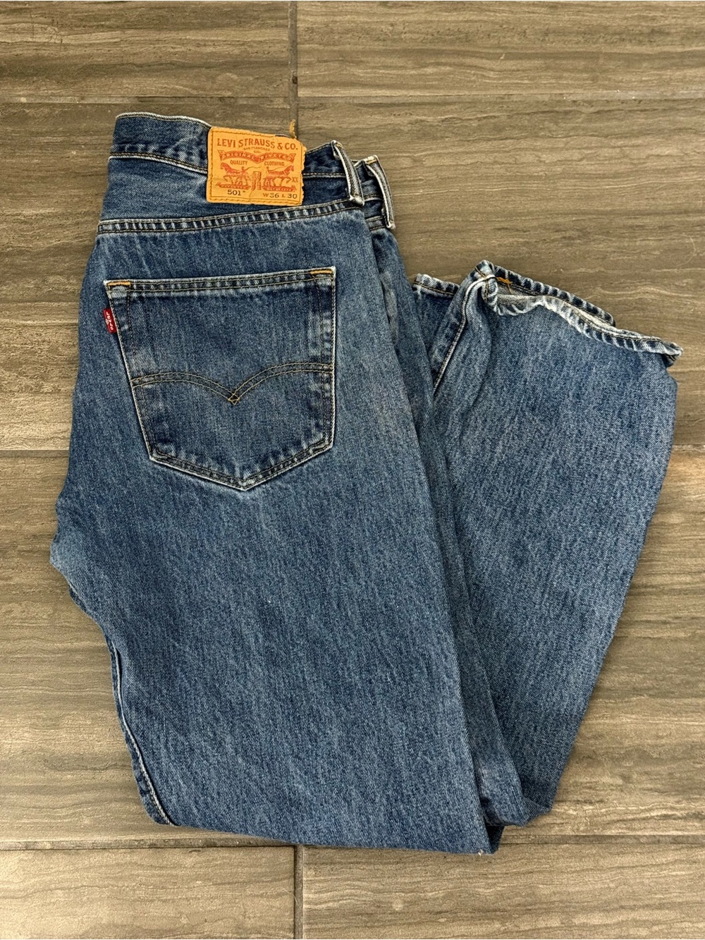 Vintage Levi's Men's 501 Medium Blue Relaxed Straight Jeans 36X30 Classic